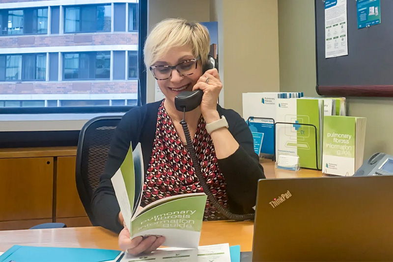 Woman-talking-to-patient-on-the-phone